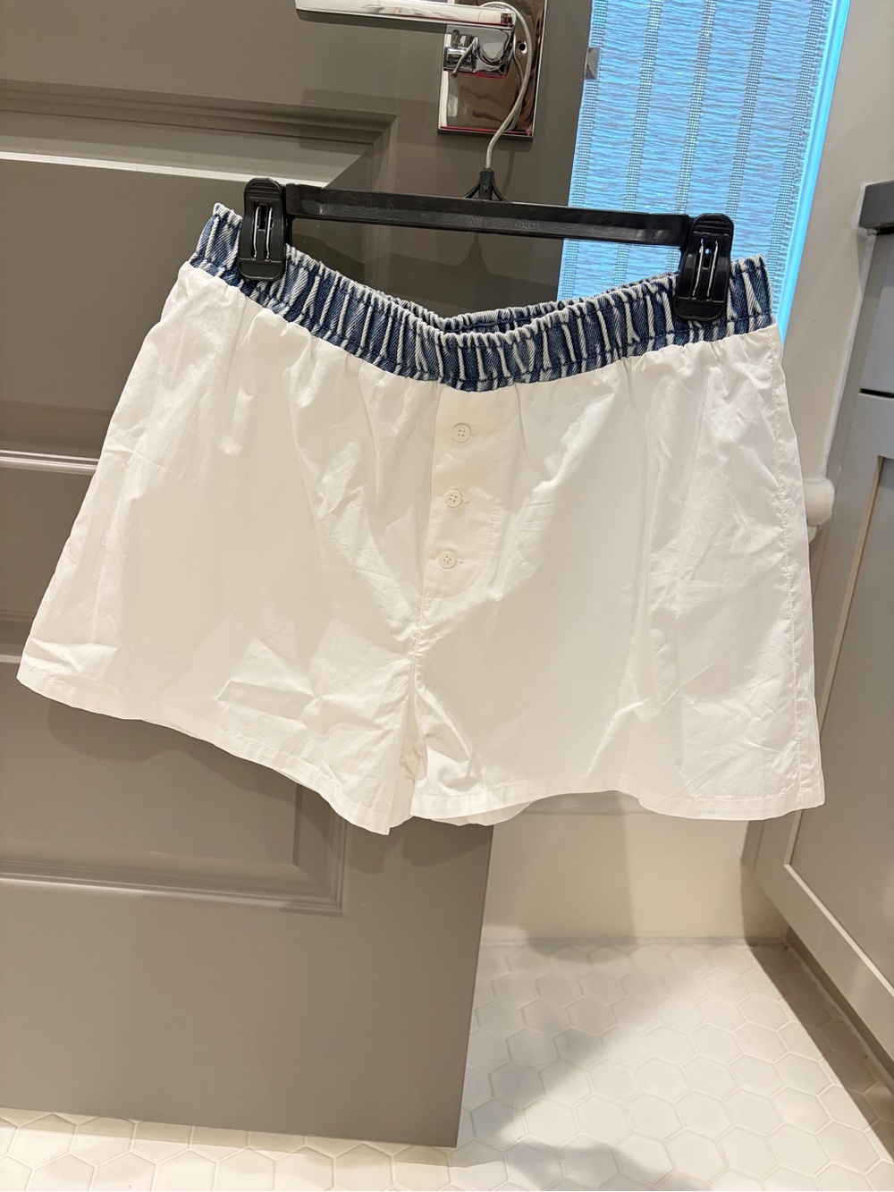 SEROYA TAMA BOXER SHORT - White Cotton Shorts with denim blue Elastic Waist